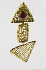 orecchini-in-bronzo-dorato-con-pietra-cabochon-rubino-kt5