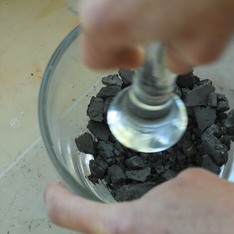 sculptural-pieces-in-stone-and-glass.jpeg