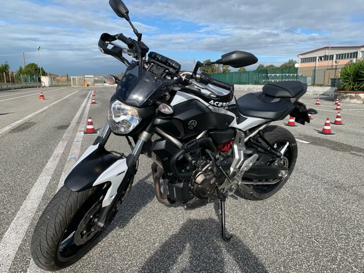 Yamaha mt07