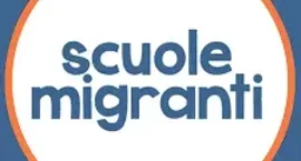 Logo Scuole Migranti su sfondo blu con testo al centro
