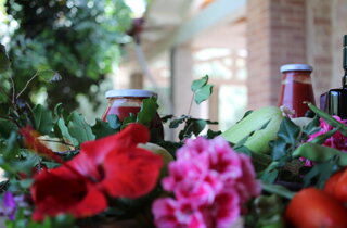 tavolo con prodotti di stagione 2