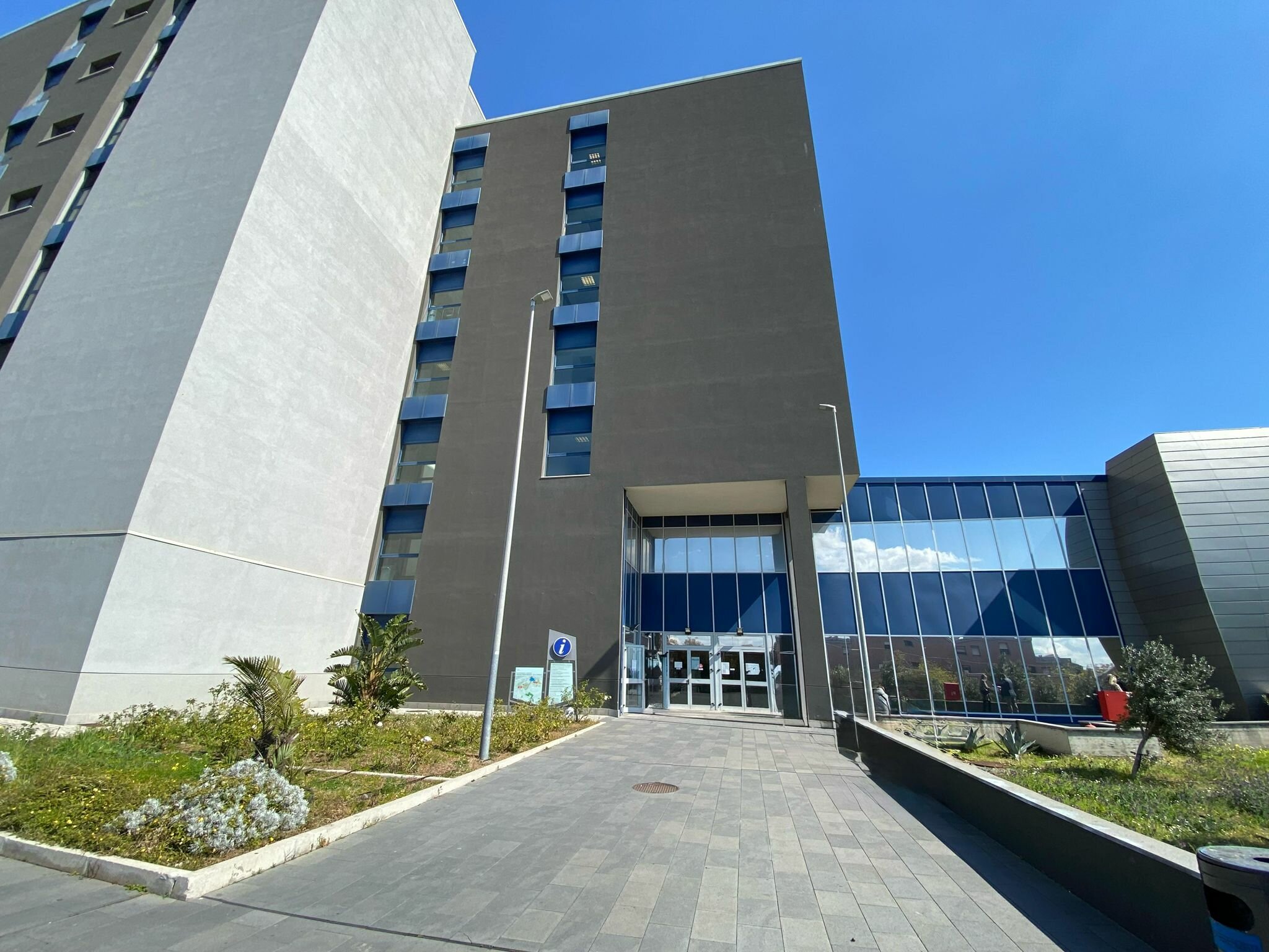 Collaborazione policlinico-Ismett: primo caso di intervento multidisciplinare su una paziente con tumore avanzato al colon