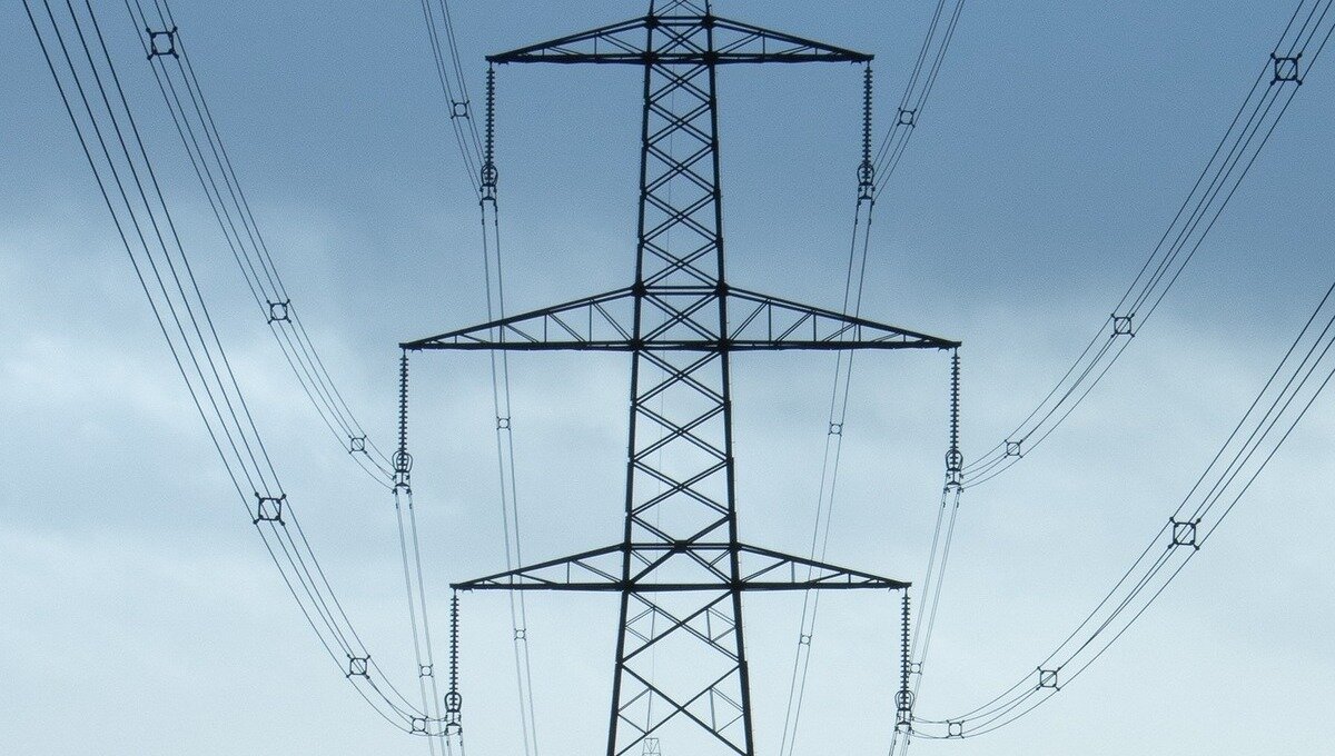 Fotovoltaico record, consumi elettrici stabili. I dati 2025 di Terna