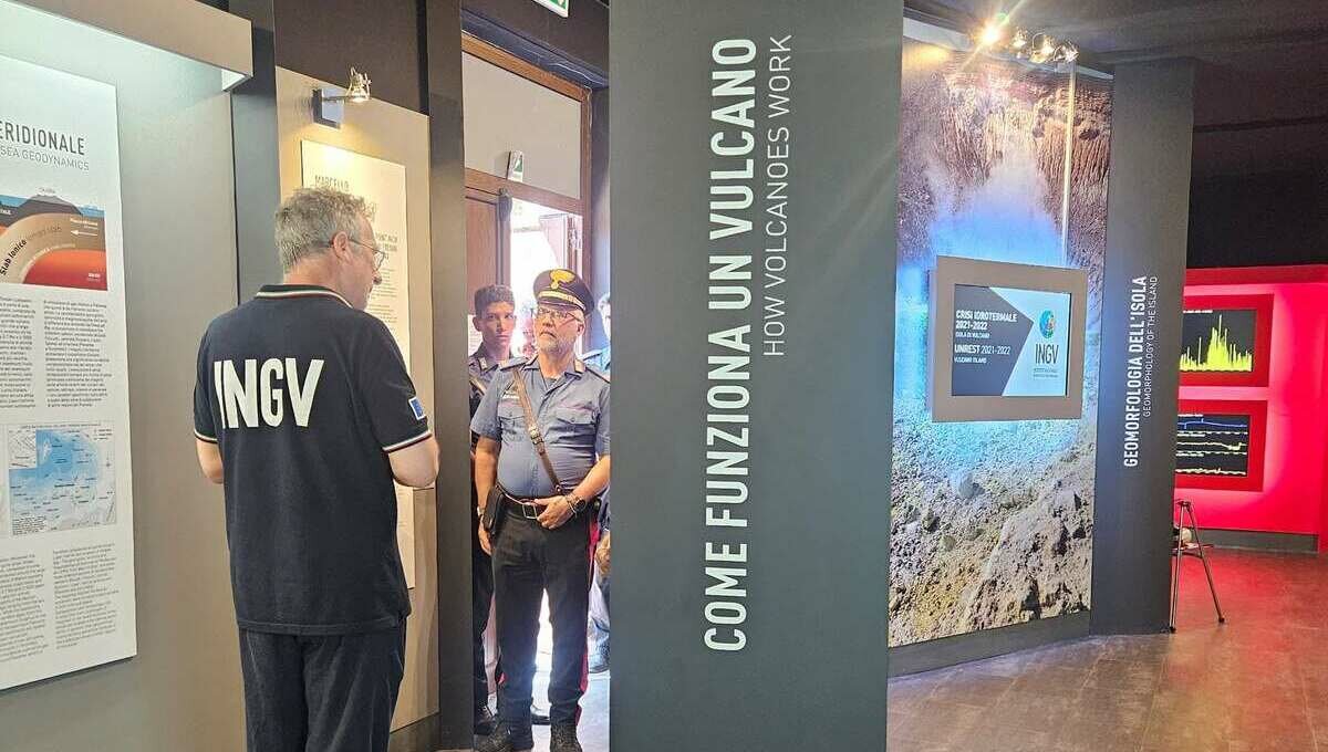 Dati in tempo reale e elicottero virtuale per i visitatori: a Stromboli e Vulcano riaprono gli Info Point INGV