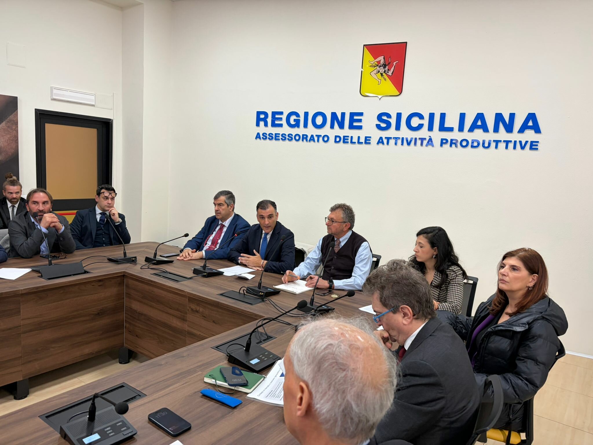 STM a Catania: 300 milioni pubblici e promesse industriali. Ma senza acqua il castello rischia