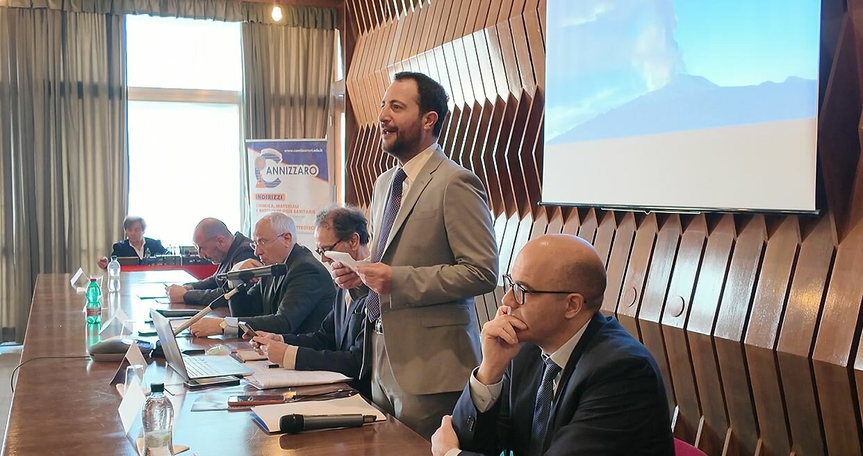 Dalla cenere alla risorsa: l’Etna può diventare una miniera verde