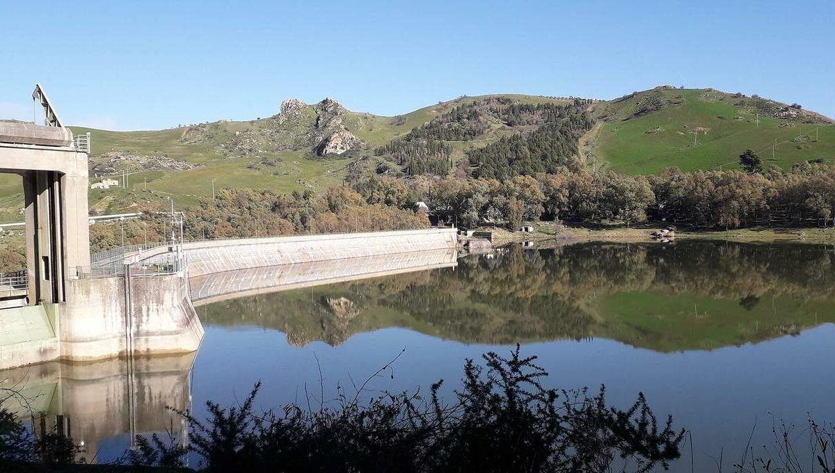 Dighe siciliane, un mese brucia 66 milioni di metri cubi d’acqua