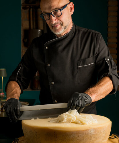 4dc53e_a77122aa41104c1aa21a5807a086d6cemv2