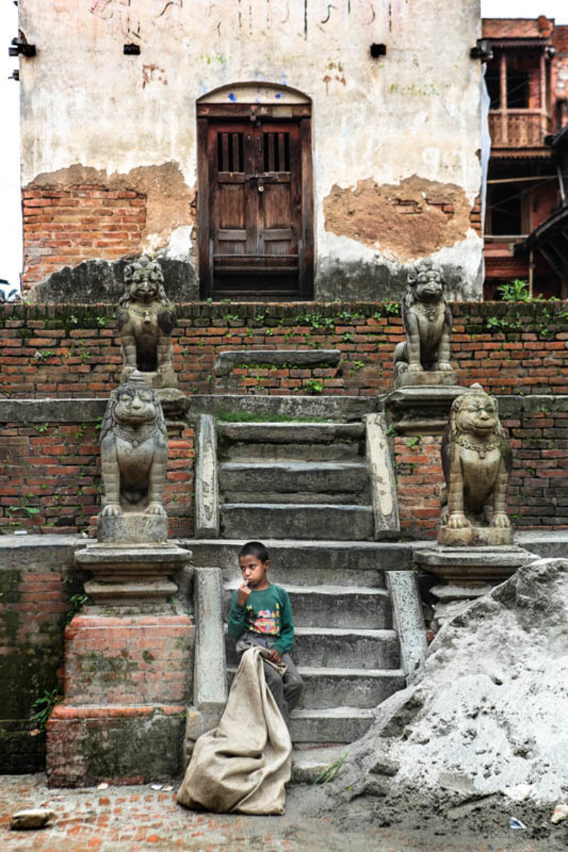 imgi_22_bimbo-con-sacco_orig