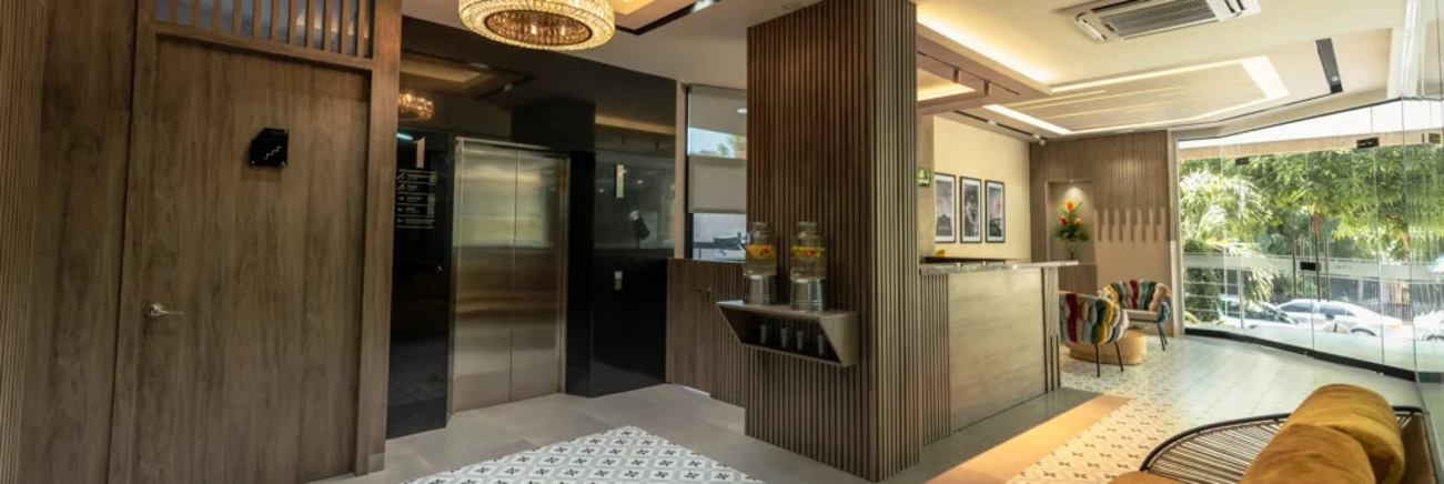 Lobby Amari Living Suites, Hotel en Barranquilla