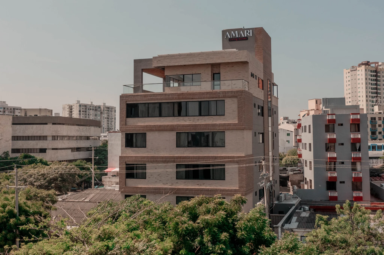 Fachada Amari Living Suites en Barranquilla