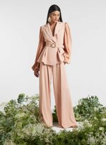 completo-giacca-pantalone-con-cintura-gioiello