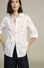 camicia-regular-fit-con-stampa-cuori-e-maniche-34