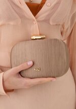 clutch-nadine-plisse-laminato-marrone