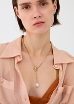 collana-lunga-con-pendente-perla-acc-oro