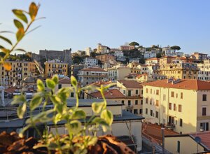 Vista su un quartiere storico con un primo piano di pianta