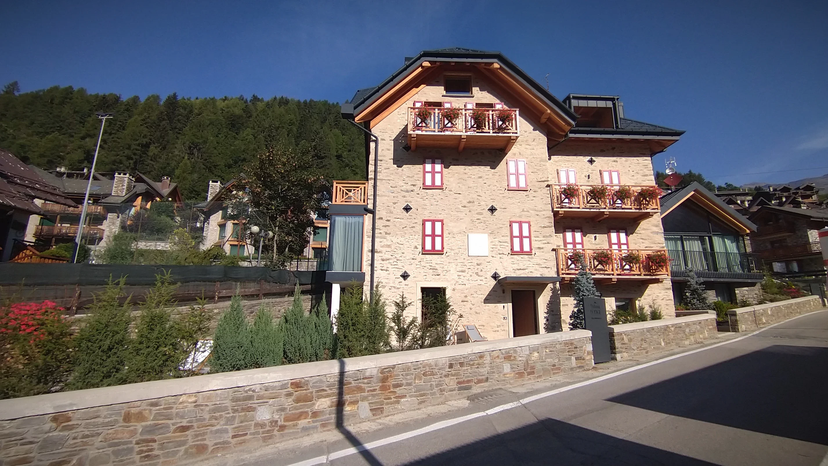 b09780_cacf3ff8ddf04cda9835ea3b08fef386~mv2.webp b09780_cacf3ff8ddf04cda9835ea3b08fef386~mv2.webp