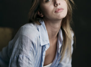 ritratto%20donna%20in%20studio%20%203.jpeg