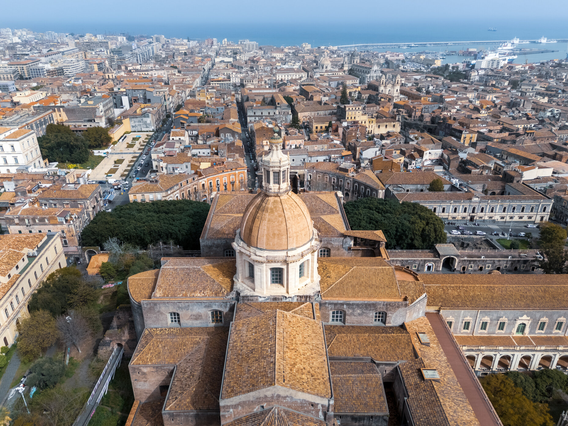 cityscape-with-dome-chiesa-di-san-nicolo-larena-catholic-church-sunny-day-catania-sicily-italy.jpeg cityscape-with-dome-chiesa-di-san-nicolo-larena-catholic-church-sunny-day-catania-sicily-italy.jpeg
