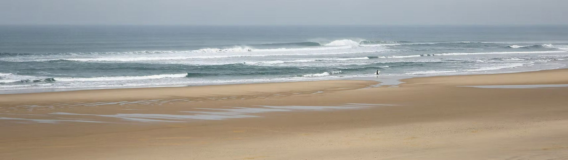 Veduta di una spiaggia affacciata sull'oceano