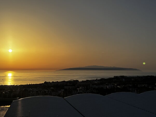 I luoghi del romanzo: La ragazza delle onde | Tramonto a Tenerife e vista sull'isola di La Gomera