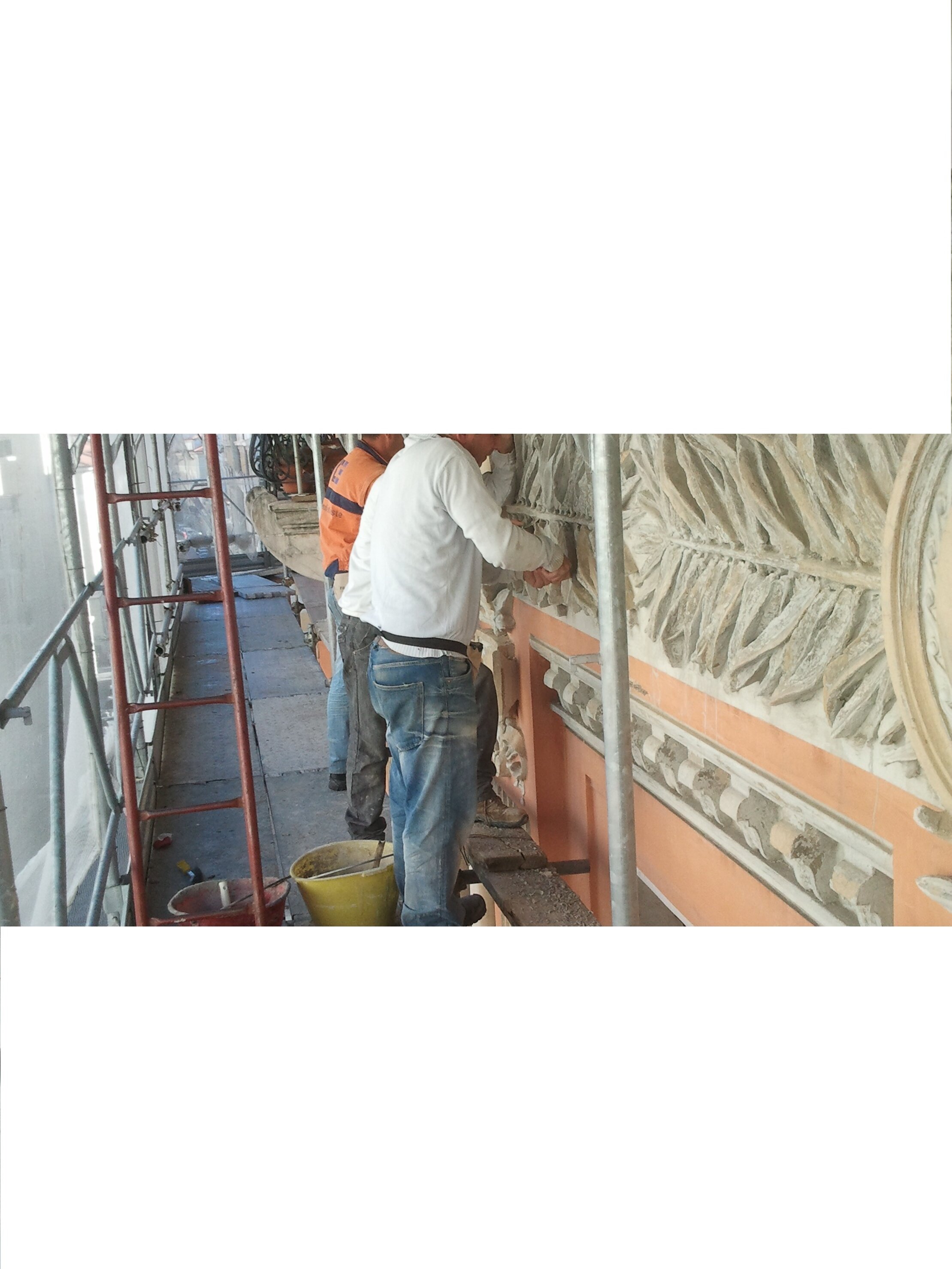 sfondo restauro e risanamento 2.jpeg