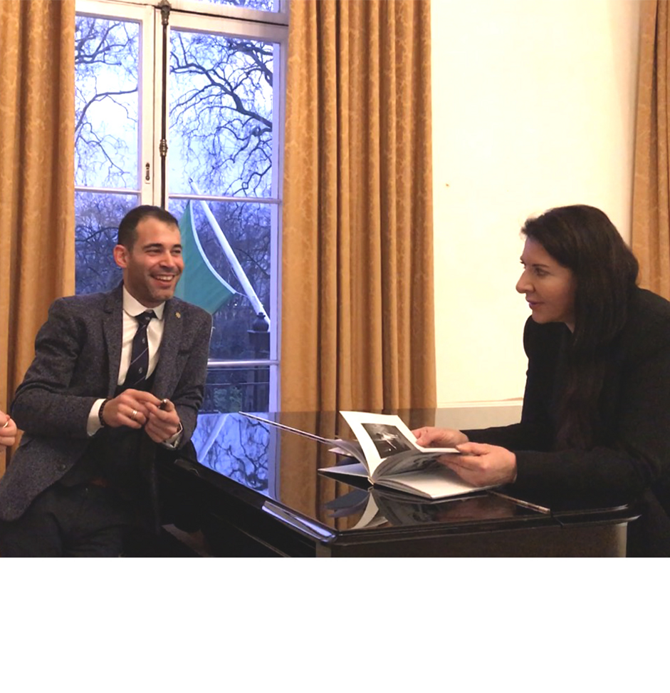 JTdCJTIyaXQlMjIlM0ElMjJHYWJyaWVsZSUyMFJvbWVvJTIwZSUyME1hcmluYSUyMEFicmFtb3ZpJUM0JTg3JTIyJTdE