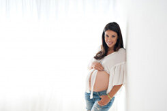 La maternità, la gravidanza e l'attesa in un servizio fotografico professionale