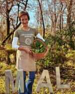 foraging-of-organic-wild-herbs-and-maremma-cooking-class