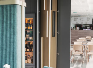 Zona accoglienza hotel con arredo di lusso
