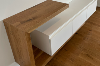 Soggiorno elegante con arredamento artigianale Soggiorno elegante con arredamento artigianale