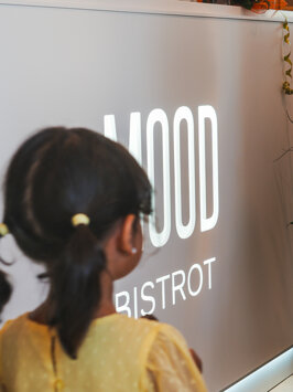 Branding visibile con logo LED personalizzato