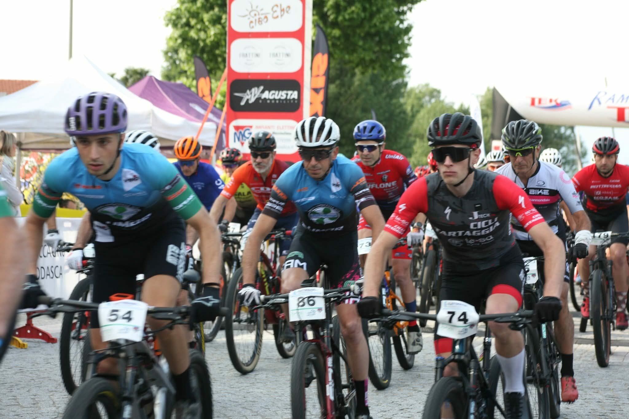 b2b920e0af4082bfe9585efb11cc9a8e50e612da.jpg b2b920e0af4082bfe9585efb11cc9a8e50e612da.jpg