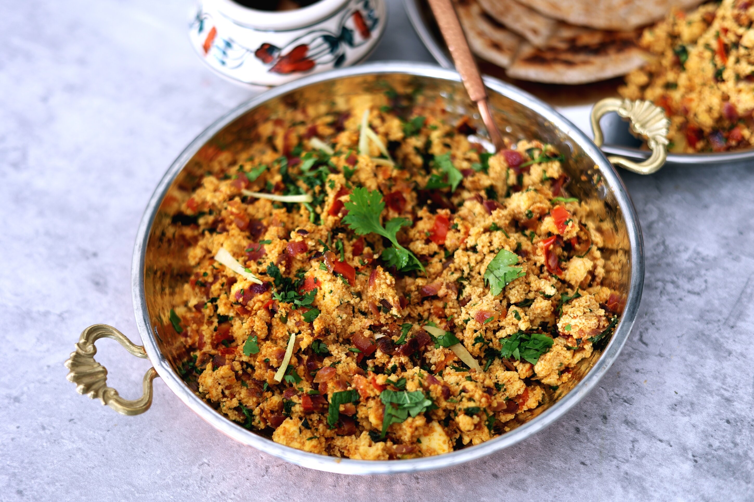 Paneer Bhurji - w&uuml;rziges indisches R&uuml;hrh&uuml;ttenk&auml;se-Curry