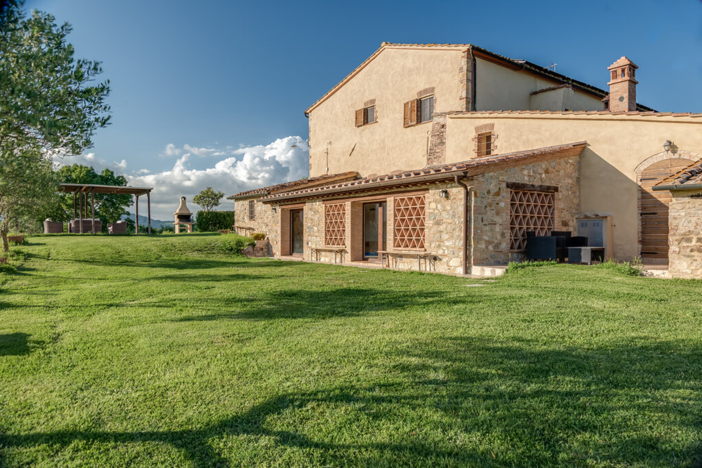 Exclusive Tuscany Holiday Rental for families and groups
