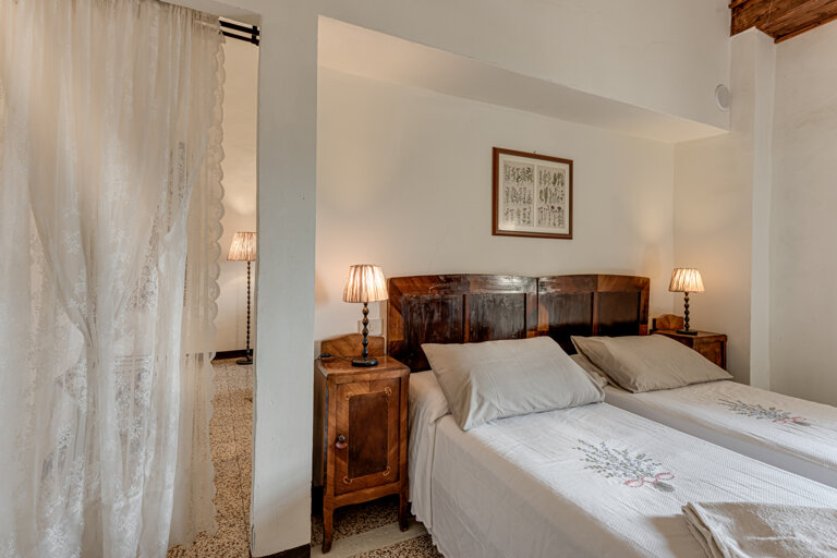 Spacious family accommodation with four beds suitable and private bathroom for large families in the Tuscan villa