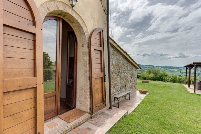 Comfortable apartment with indipendent entrance in Tuscany villa