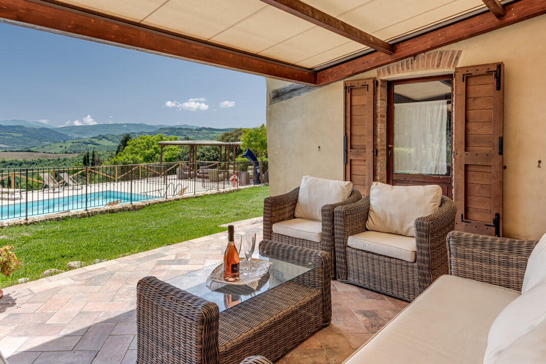 Relaxation with peaceful view on Tuscany hills