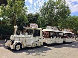 Tutti a Bordo! Scopri Lignano con il Trenino Lignano Express 🚂✨
