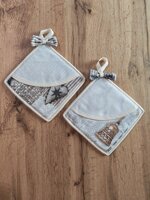 coppia-presine-natalizie-ricamabili-a-rombo-shabby
