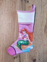 calza-epifania-ricamabile-personaggi-sirena-bordo-rosa