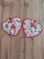 coppia-presine-non-ricamabili-a-cuore-gnomi