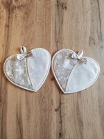 coppia-presine-ricamabili-a-cuore-natale-beige