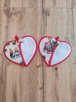coppia-presine-ricamabili-a-cuore-camino