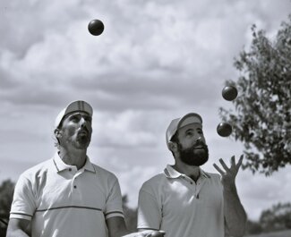 eyJmciI6IkFydGlzdGVzIGRlIGNpcnF1ZSBkZSBydWUgcHJhdGlxdWFudCBsYSBqb25nbGVyaWUgZW4gZXh06XJpZXVyIn0=