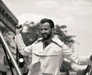 eyJmciI6IkFydGlzdGUgZGUgTWFyZ3Vlcml0ZSDgIGJpY3ljbGV0dGUgZW4gcGVyZm9ybWFuY2UgZGUgY2lycXVlIGRlIHJ1ZSJ9