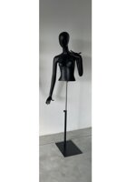 busto-nero-con-testa-astratta-stilizzato-1