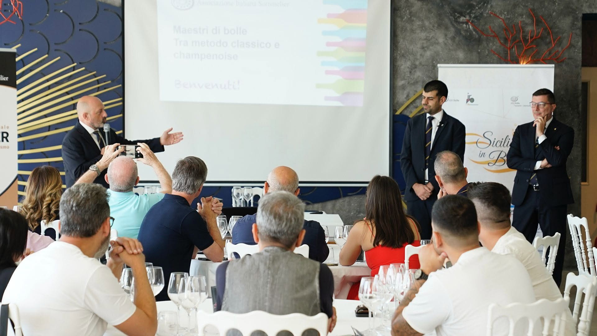 Sicilia in Bolle celebra dodici anni di successo: l'eccellenza delle bollicine siciliane torna protagonista tra la Valle dei Templi e la Scala dei Turchi