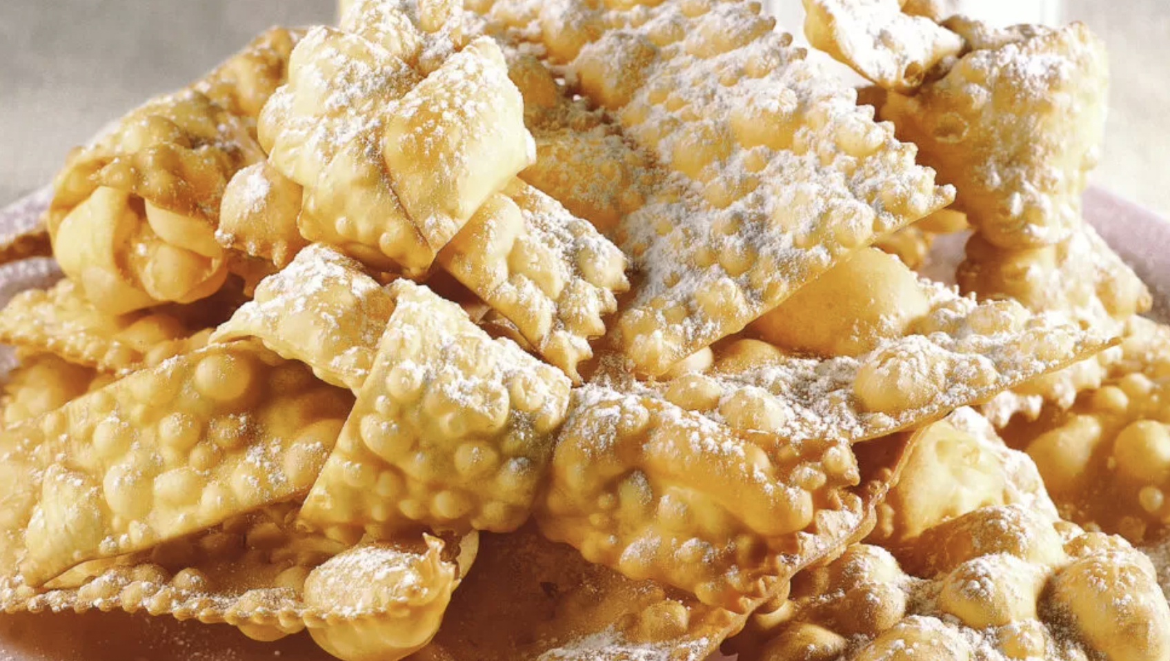Chiacchiere di Carnevale: il profumo della festa nella tradizione siciliana