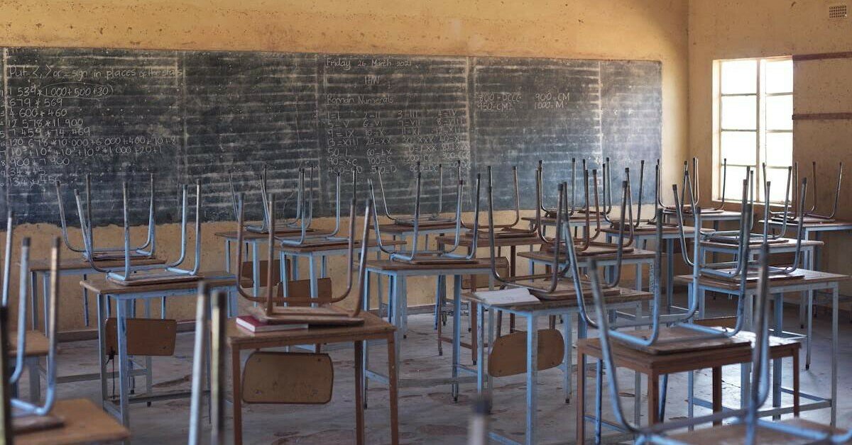 AAA cercasi decoro nelle nostre aule: la circolare AAA cercasi decoro nelle nostre aule: la circolare